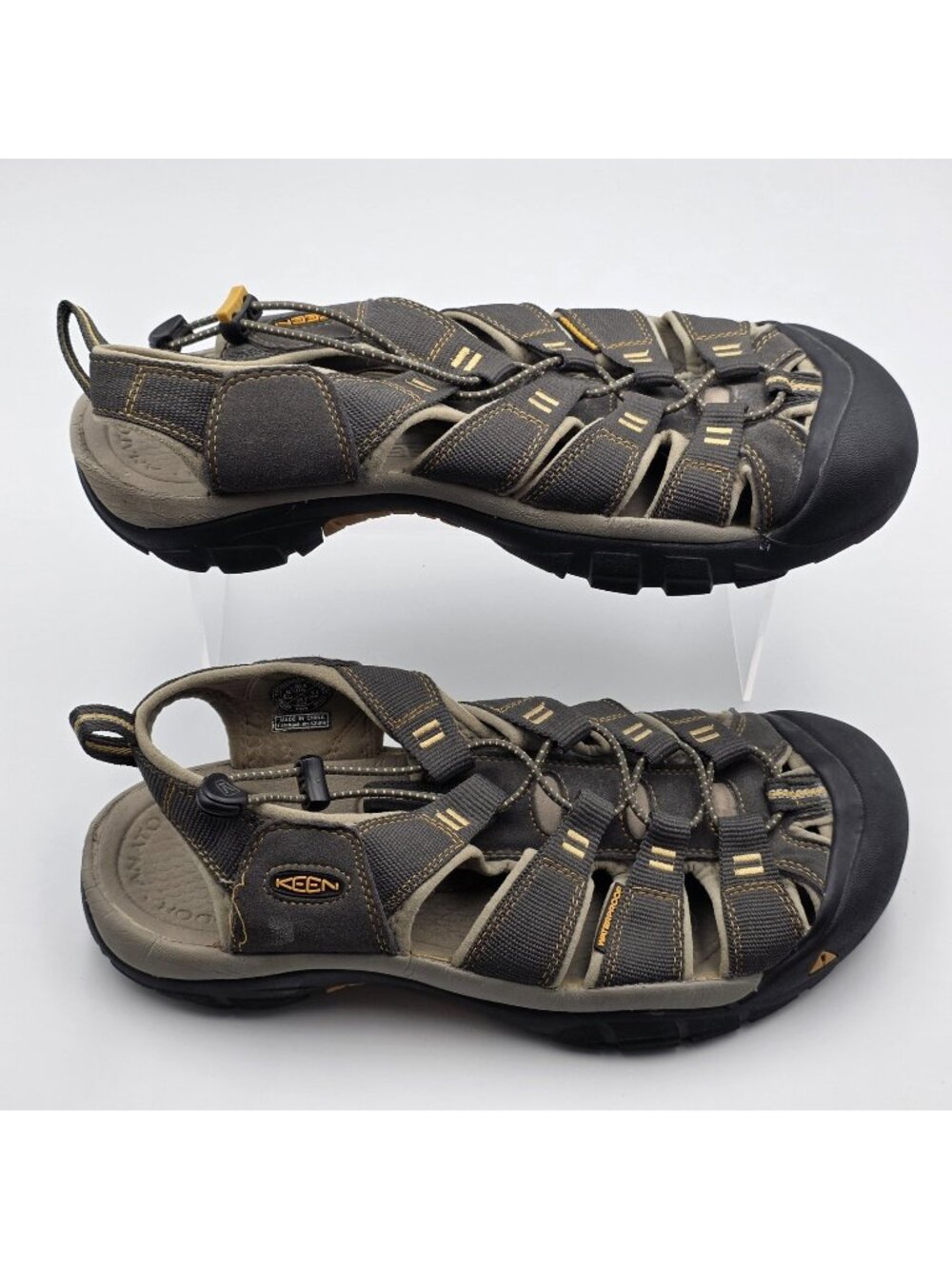 KEEN Newport H2 Sandals Mens 10.5 Brown Waterproof Hiking Water Closed Toe